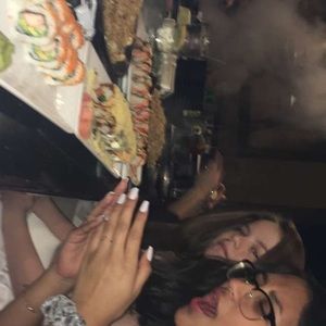 Meet your Posher, Chloe